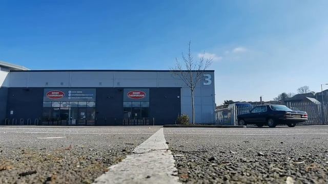 Mercedes Benz 230 CE PILARLESS COUPE смотреть онлайн