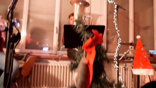"Frosty the Snowman" - Tobias Lang, José Pereira, Florian Hatzelmann, Felix Birnbaum смотреть онлайн