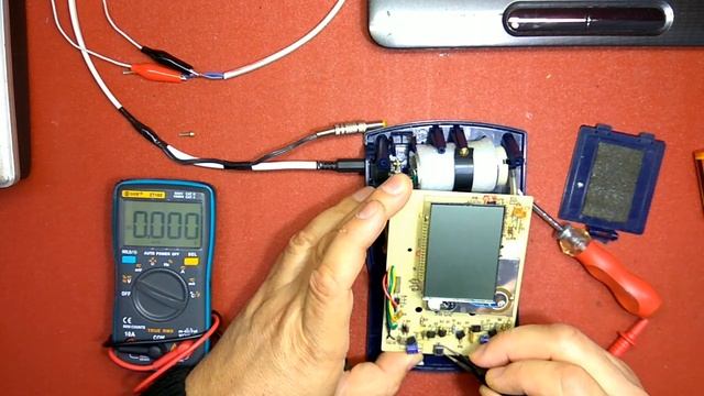 Ремонт тонометра Microlife BP 3BTO-A. Не включается после замены батареек. Потекли батарейки. смотреть онлайн