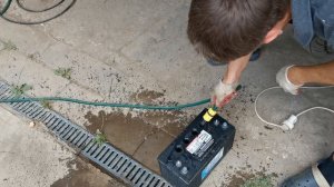 Не кипит одна банка аккумулятора, не берёт заряд. Испробовал всё