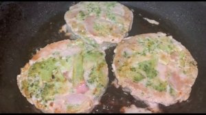 Сегодня на ужин - медальоны с тунцом и брокколи.