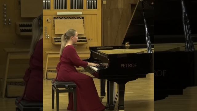 Иванова Ксения. Р.Шуман Венский карнавал 1 часть смотреть онлайн