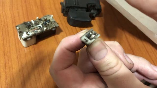 Кнопка стеклоподЪёмника чистка CRESTA 100 смотреть онлайн