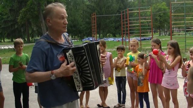 100 Играем.Санаторий "Елочка" 2014 ( 5 отряд - 2 смена) смотреть онлайн