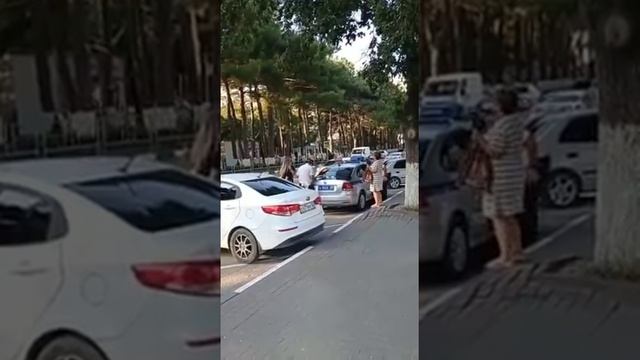 г. Геленджик, п. Кабардинка. 22.08.2021 г. Друзья перепарковались! ??? Часть 2. смотреть онлайн