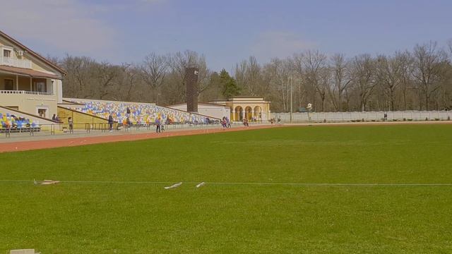 Пробежал 400 и 200 метров и занял 1 место! смотреть онлайн