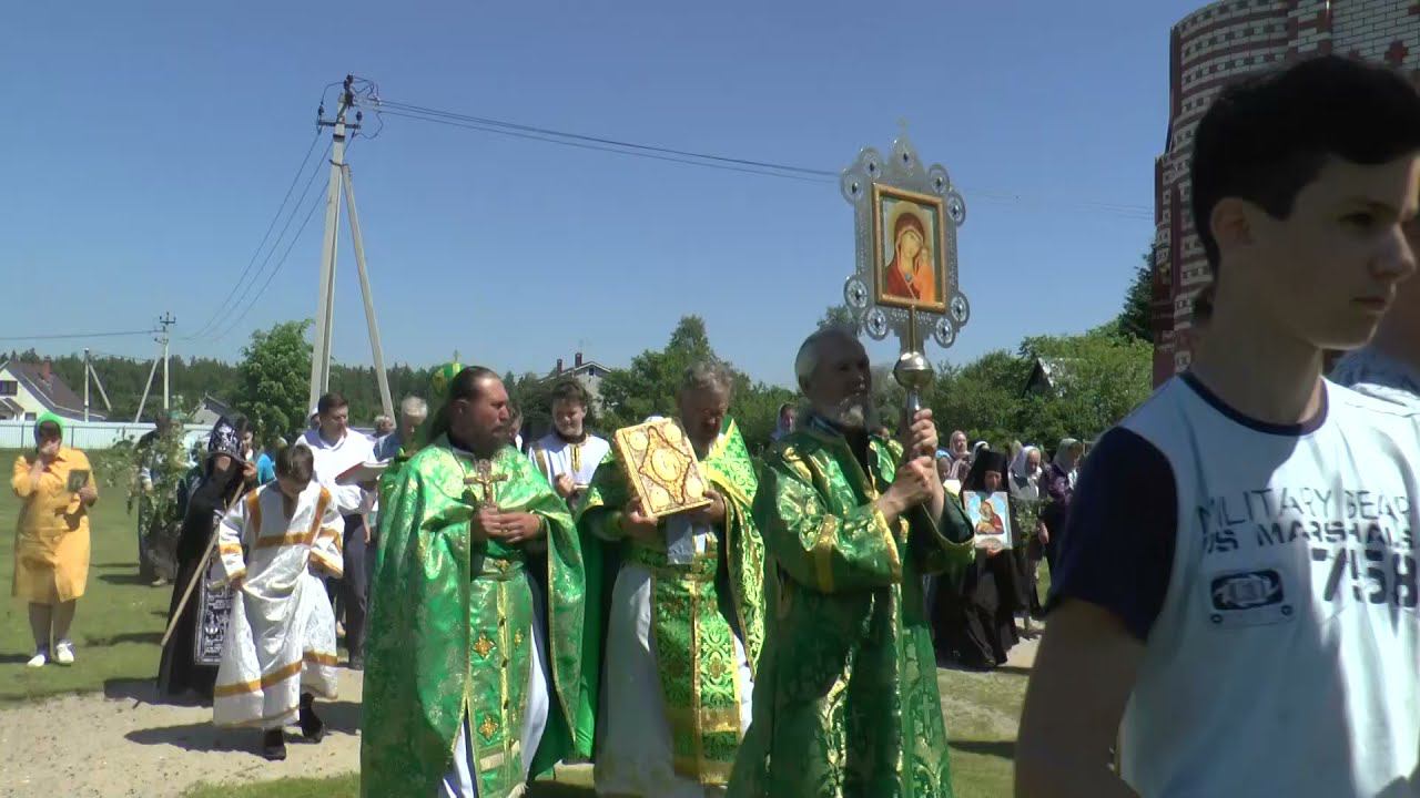 Крестный ход на праздник Пятидесятницы в Троицком монастыре д.Острово 20_06_21 смотреть онлайн