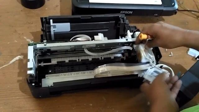 Tutorial Cara Mengganti Head Printer Epson L110,L210,L300,L350,L355 смотреть онлайн