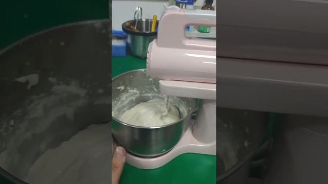 Hand mixer 5 speeds 150W DH1006T pink food test смотреть онлайн