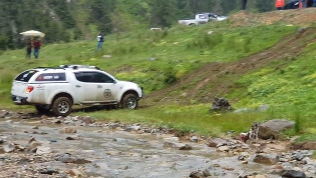 ISUZU DMAX ve Mitsubishi L200 смотреть онлайн