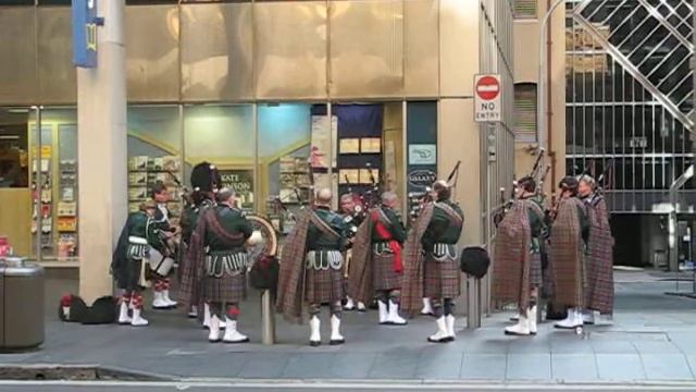 Шотландцы на улице в Сиднее смотреть онлайн