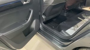 Как установить камеру заднего вида в ручку VW Polo Liftback