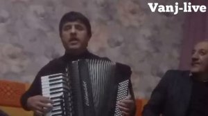 Умед шоинов ма курбони сару пои ту мешам модари ман