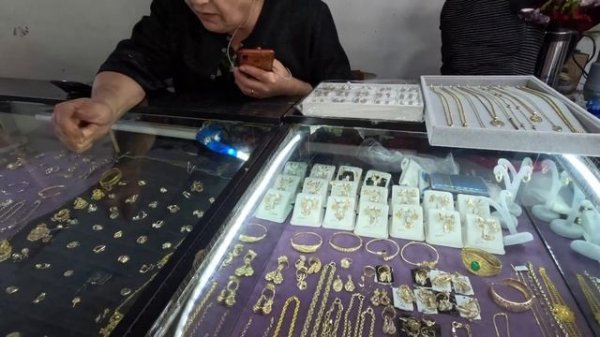 ЗОЛОТОЙ БАЗАР В БУХАРЕ. ЧТО ТАКОЕ БУХАРСКОЕ ЗОЛОТО? ОБЩАЮСЬ С МЕСТНЫМИ НА КАРВОН БАЗАРЕ. УЗБЕКИСТАН