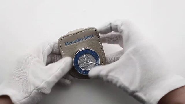 Универсальный автомобильный держатель Mercedes белый смотреть онлайн