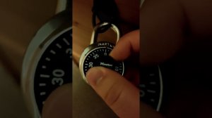 Как открыть американский замок «Master lock»?