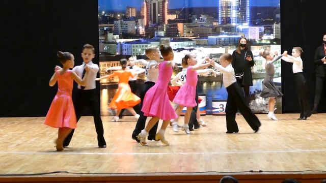 Бальные танцы СММ 2 танца, Дети-1, ПАРЫ смотреть онлайн