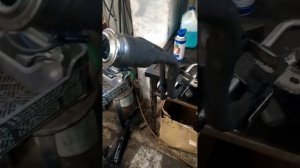 Отсекает пистолет при заправке.