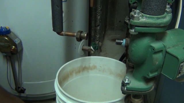 Replace an Expansion Tank and Boiler Fill Valve | How To смотреть онлайн