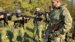 Как правильно перемещаться и целиться с автоматом Калашникова в современных условиях