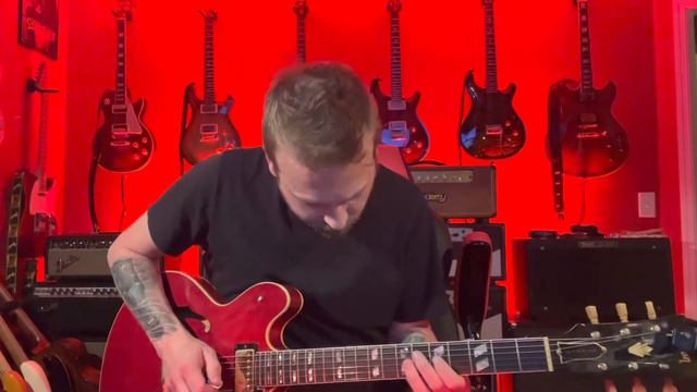 Travis Newman doing overdubs with 1968 Gibson ES-345. смотреть онлайн