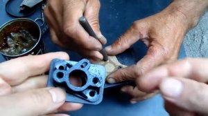 Ремонт бензокосы  Замена прокладки карбюратора