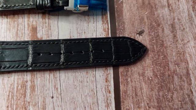 Black Full Grain Crocodile Leather Strap For Apple Watch Series 5 (44mm) смотреть онлайн