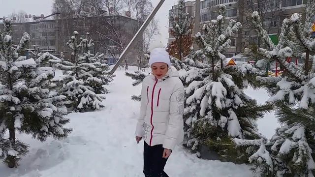 Карина Гагарина -Падают снежинки❄❄❄ смотреть онлайн