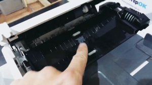 HP C автоподатчика захватывает несколько листов