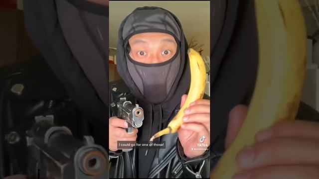 Robber steals my Banana! смотреть онлайн