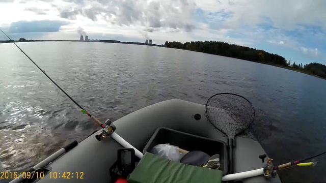 Катание на лодке на озере УДОМЛЯ