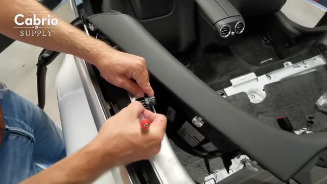 Mercedes-Benz C-Class convertible 2016-present A205 wind deflector installation draft-stop wind-sto смотреть онлайн