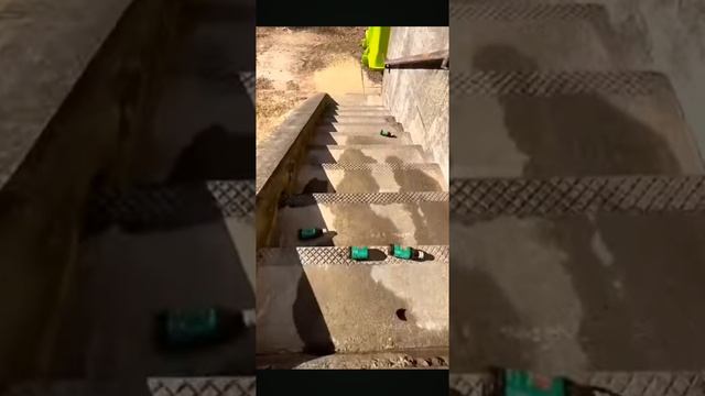 бью бутылки по лестнице, РЕЛАКС для Глаз, и ушей, приятный звук, антистресс смотреть онлайн