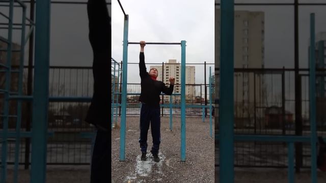 Пришла зима?выходы на две, подьем переворотом с весом 8 кг. Собственный вес 84 кг. В 42 года смотреть онлайн
