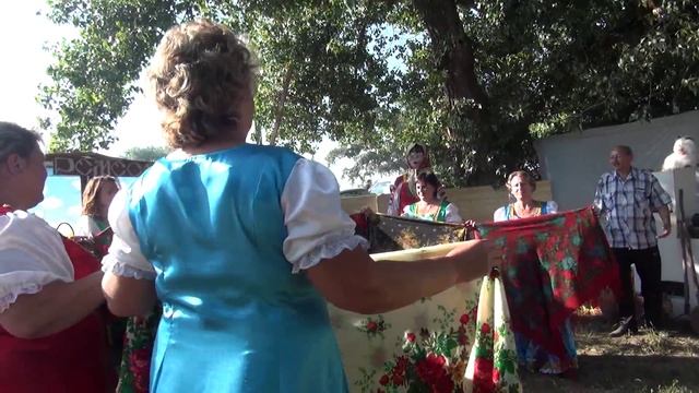 "Рябиновые бусы" - Танец с платками. Вокальный ансамбль "Мозаика" смотреть онлайн