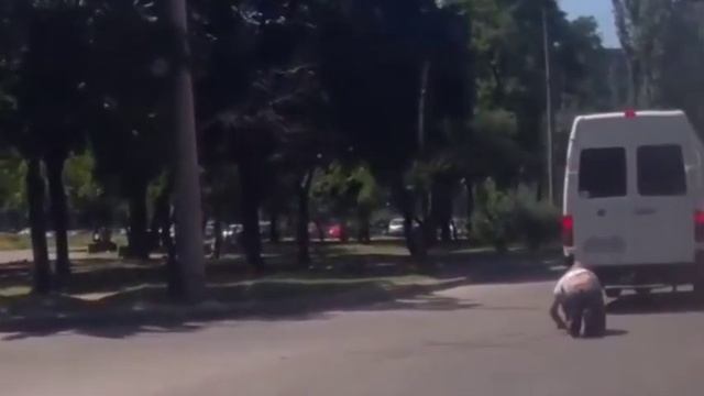 Т-1000 вернулся! "Мне нужна твоя одежда!" смотреть онлайн