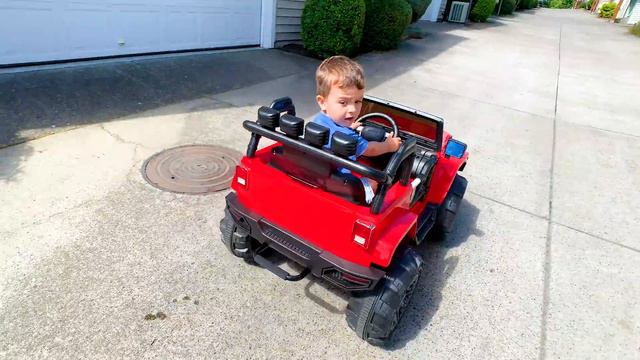 Elias Help Mommy with POWER WHEELS Ride on TOY смотреть онлайн