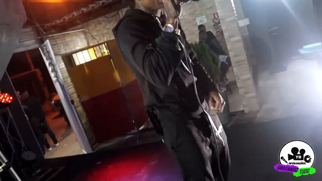 BANDA BAILE DOS PAREDÕES - ESSE E O MOVIMENTO (AO VIVO EM CANDEIAS) смотреть онлайн