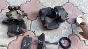 Замена пыльника переднего суппорта Т5