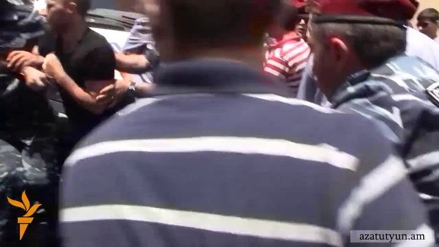 Շուրջ երեք տասնյակ քաղաքացիներ բերման են 