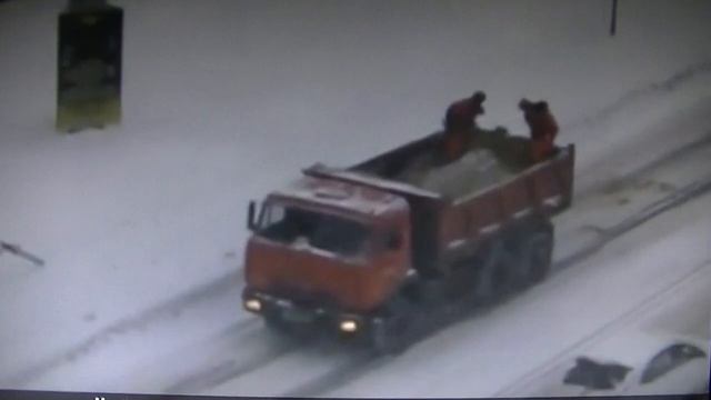 Прикол ( Российский пескоразбрасыватель) смотреть онлайн