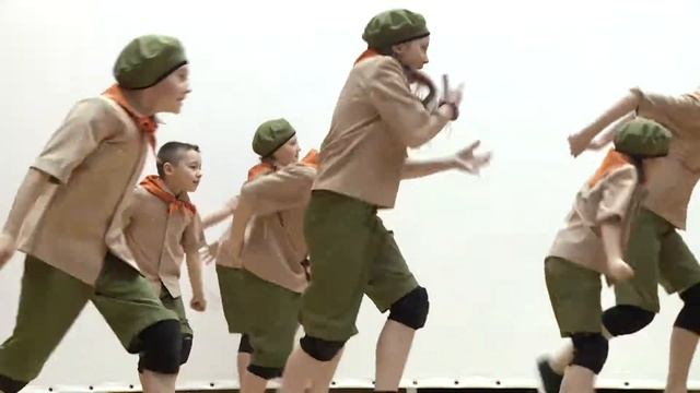 1. E-motion School of Dance (10.04.2018, Открытие дивизионального AtomSkills 2018, Озёрск) смотреть онлайн