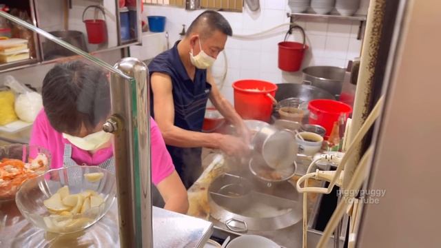 EARLY 70s SINGAPORE HAWKER CENTRE - NORTH BRIDGE ROAD HAWKER CENTRE TOUR смотреть онлайн