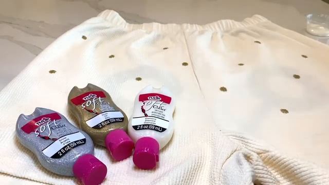 Polka Dot Clothing DIY with Fabric Paint смотреть онлайн