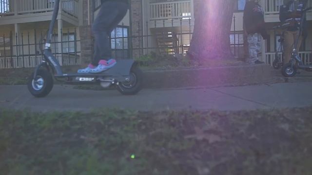Razor e300s Electric Scooter - REVIEW & GH4 SLOW MOTION FOOTAGE смотреть онлайн