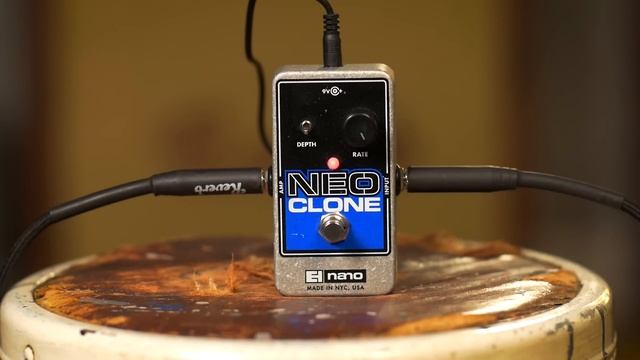 Electro-Harmonix Neo-Clone Chorus | Reverb Demo Video смотреть онлайн