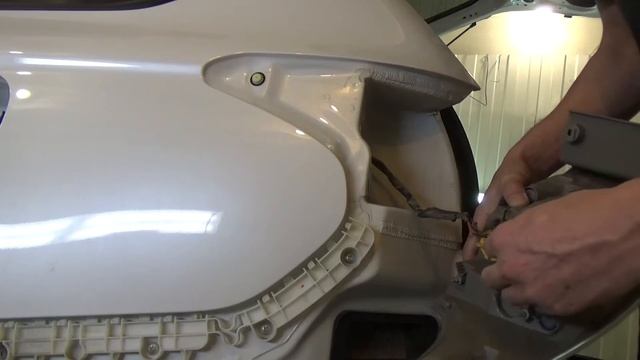 Mitsubishi Outlander |||. Как снять и поставить задний фонарь, или замена лампы. смотреть онлайн