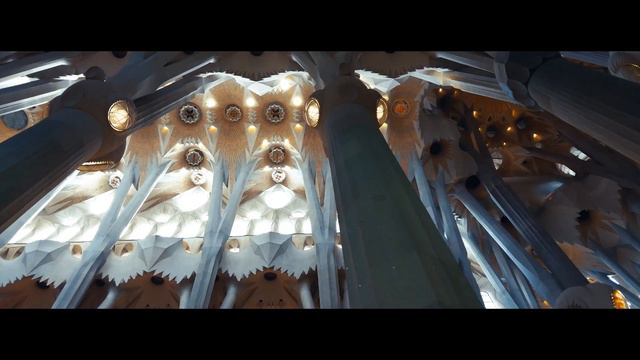 Sagrada Familia смотреть онлайн