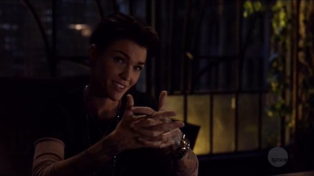 Arrowverse all Batman References (Updated) Part 2 смотреть онлайн