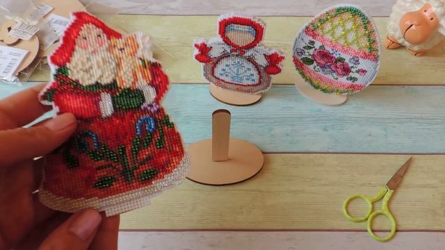 Как оформить вышивку на пластиковой канве на подставку. Мой способ! смотреть онлайн